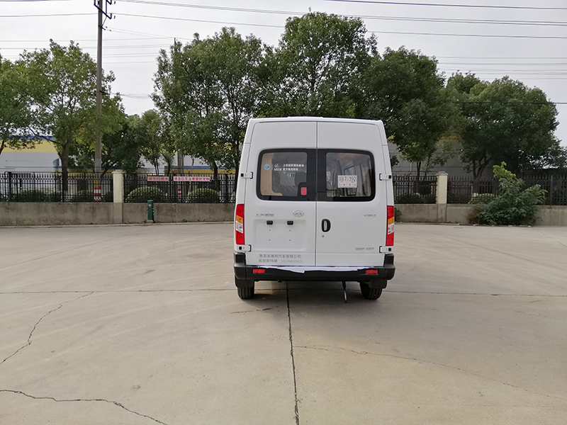 大通V80驗光、眼鏡車